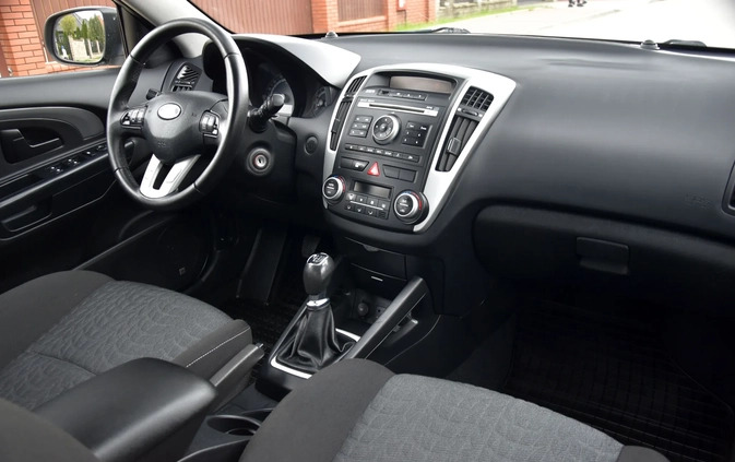 Kia Ceed cena 17900 przebieg: 220000, rok produkcji 2010 z Płock małe 596